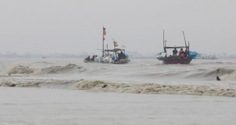 টাঙ্গাইলসহ ১৯টি জেলায় ঝড়ো হাওয়ার আশঙ্কা, সমুদ্রবন্দরে ৩ নম্বর সতর্ক সংকেত