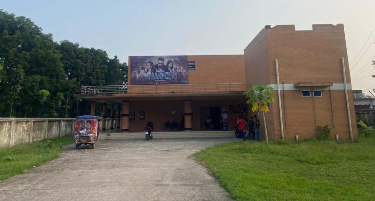 কালিহাতিতে তান্ডব সিনেমা বন্ধ করে দিল ওলামা পরিষদ