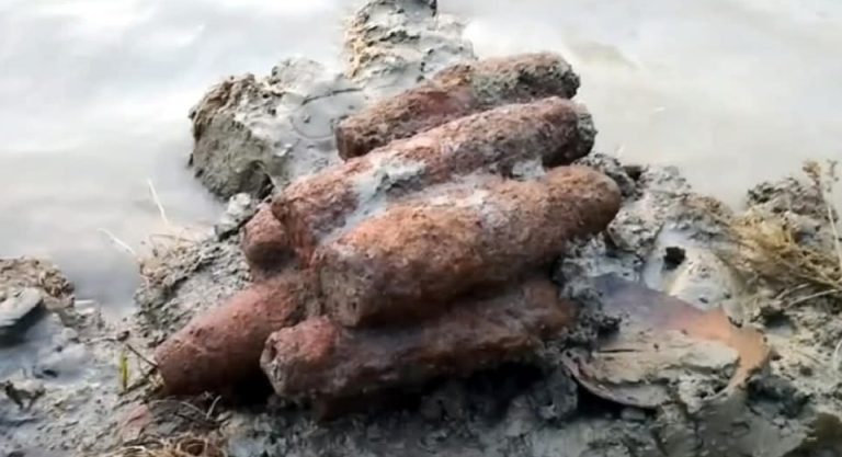 টাঙ্গাইলে মুক্তিযুদ্ধকালীন সময়ের সামরিক অস্ত্র ১১ টি মর্টার শেল উদ্ধার