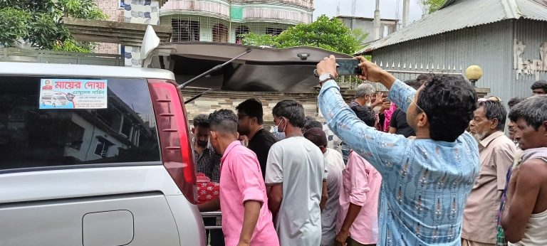 পরিবারের অযত্ন আর অবহেলায় এক বীর মুক্তিযোদ্ধার মৃত্যু। দুইদিন পর বাসা থেকে অর্ধ গলিত লাশ উদ্ধার।