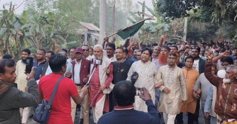 টাঙ্গাইল-৪(কালিহাতী) আসনে দলীয় মনোনয়ন পরিবর্তনের দাবিতে মিছিল