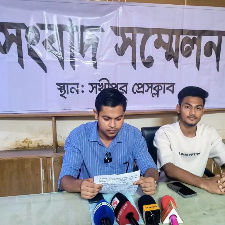 দুর্নীতি ও হয়রানির অভিযোগে টাঙ্গাইল পাসপোর্ট অফিসের সহকারী পরিচালকের বিরুদ্ধে সংবাদ সম্মেলন