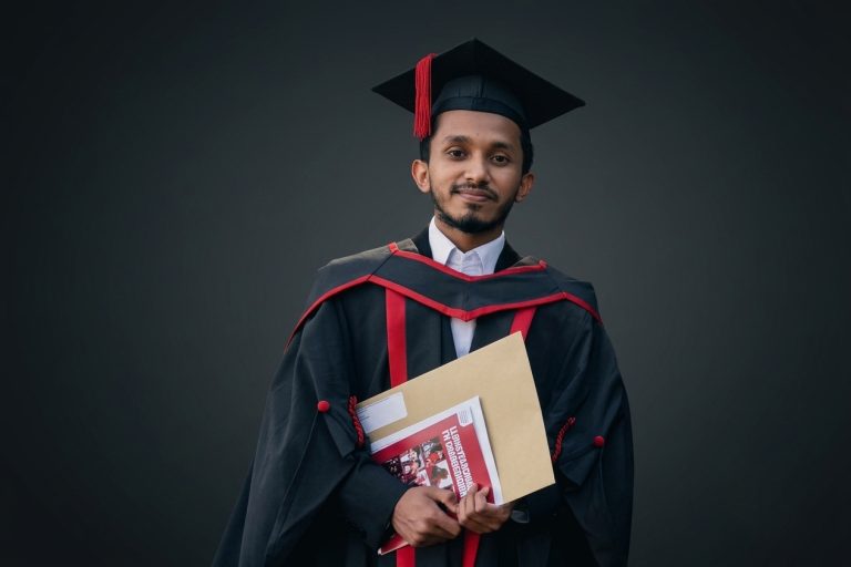 টাঙ্গাইলের চরাঞ্চল থেকে যুক্তরাজ্যে আইন স্নাতক শেখ মাজহারুল ইসলাম সোহান