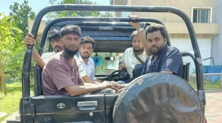 সাজেকে জয় বাংলা স্লোগান, ছয় পর্যটক আটক